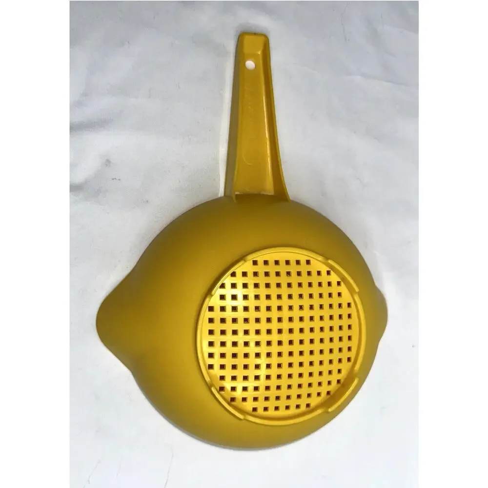 Vintage Tupperware Yellow 1 quart Kitchen Double Spout Colander Strainer